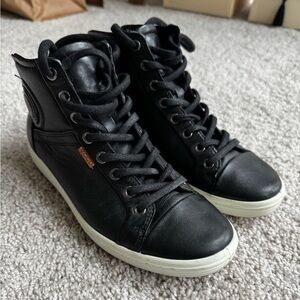 Ecco Women’s Black Leather High-Top Sneakers, EU36